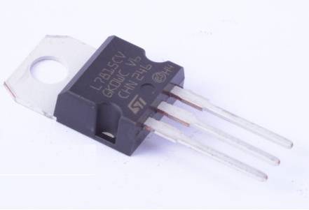LM7815
